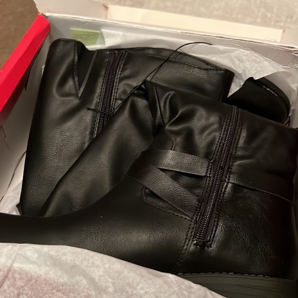 Style & Co - Picture 2 of 4